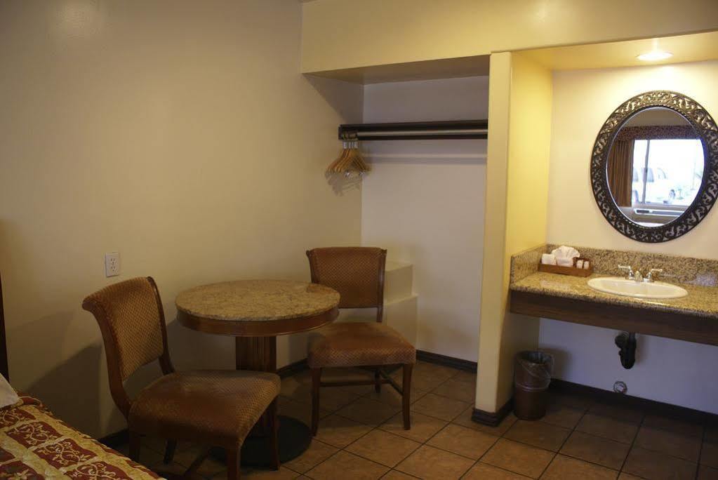 Casa Bella Inn Downtown La Los Angeles Exterior photo